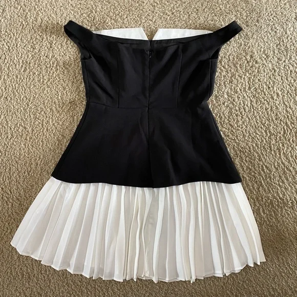 Commense Patchwork Off Shoulder Pleated Mini Dress - Picture 3 of 5